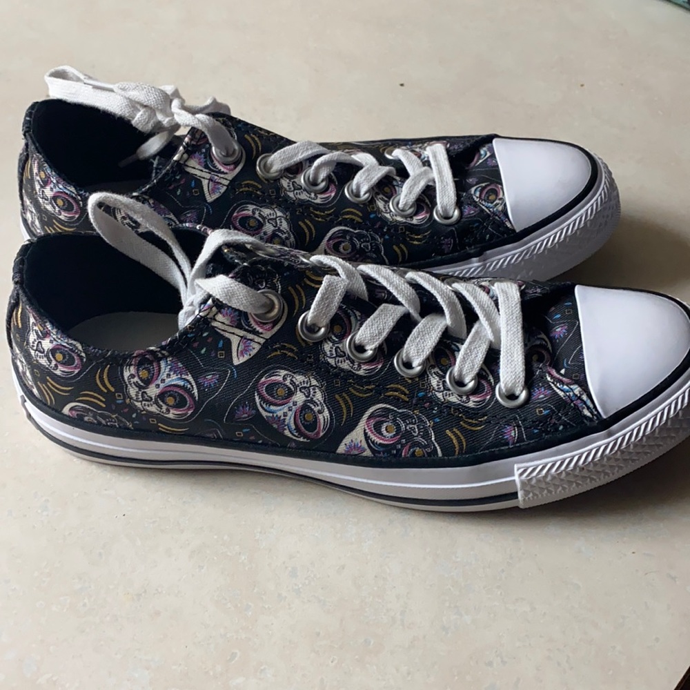 Converse cat print